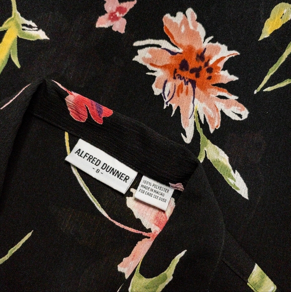 Alfred Dunner Black Floral Short Sleeve Button Down - Picture 5 of 5